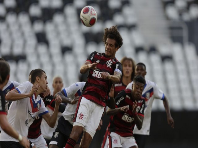 Flamengo leva susto contra Resende e escapa da derrota nos acrscimos
