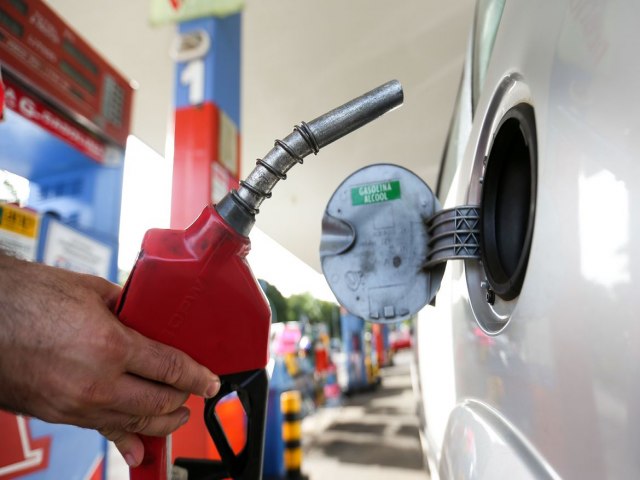 Petrobras anuncia grande aumento no preo do gs, gasolina e diesel