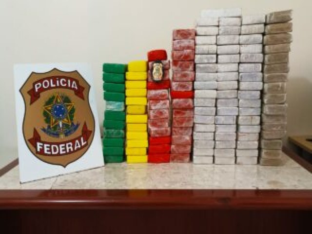 POLICIA FEDERAL - Prende duas pessoas com 120 quilos de cocana