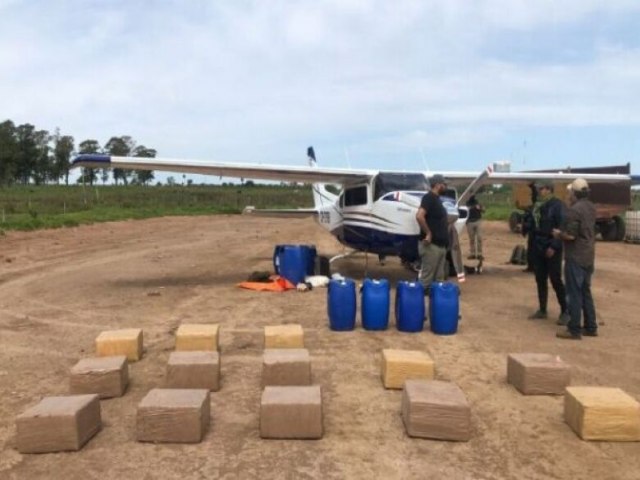 Avio com mais de 300 quilos de cocana  apreendido no Paraguai