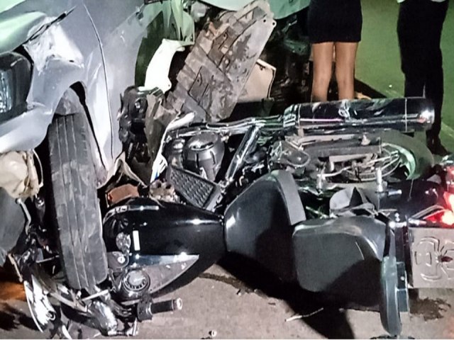 PORTO VELHO - Motociclista tem fratura exposta em acidente envolvendo quatro veculos