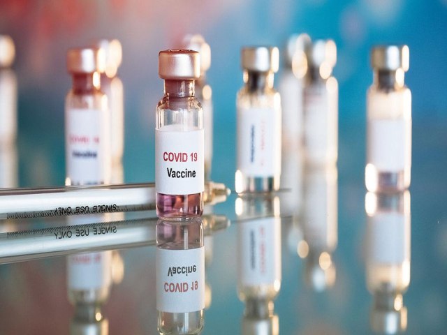 Fiocruz retoma produção de vacinas contra a Covid nesta terça-feira