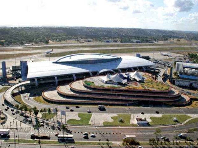 Aeroporto do Recife tem malha internacional ampliada e passa a realizar voo direto para o Uruguai