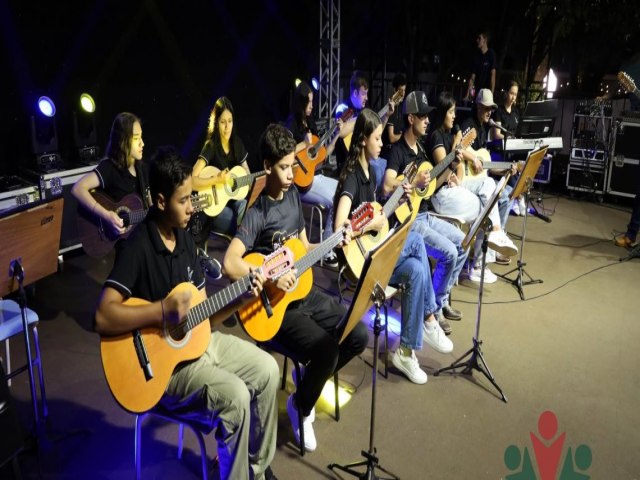 Apresenta��es de Viola Caipira e Gaita Ponto marcam Feira gastron�mica e Cultural em Missal