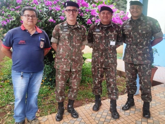 Junta Militar de Maracaju recebe autoridades de Recrutamento e Mobilizao da Quarta Brigada Militar de Dourados