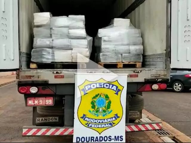 Polcia encontra outra carga de droga em caminho com carne suna