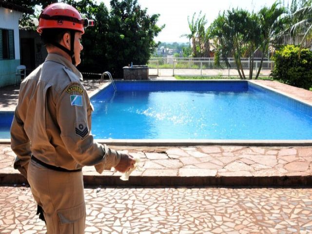 Corpo de Bombeiros orienta sobre cuidados com piscina, rios e balnerios para evitar acidentes