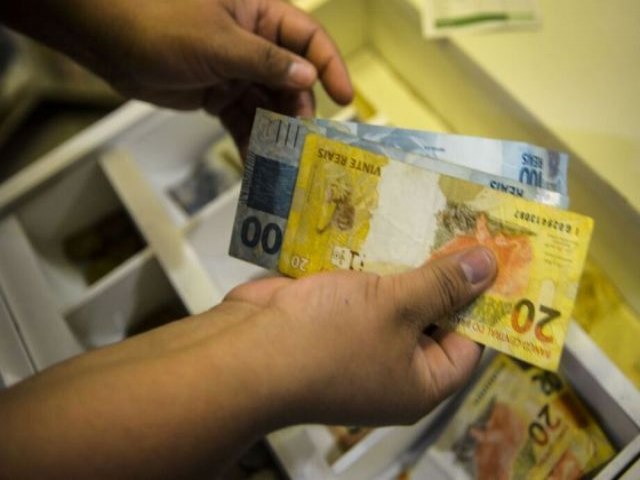 Para estancar dvida crescente, Brasil precisa de ajuste de R$ 300 bilhes