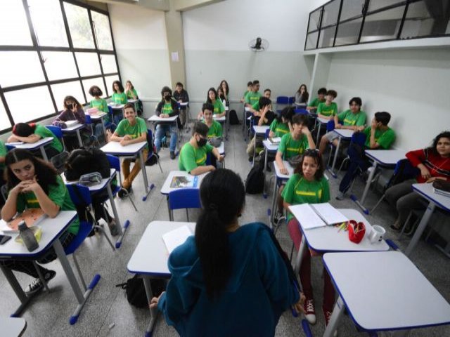 Professores da Rede Estadual de Ensino de MS tero reajuste de 15%