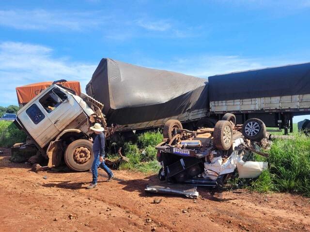 Maracaju: Carreta perde freio e acaba causando acidente com mais trs veculos