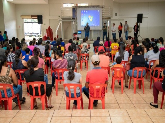 Prefeitura realiza reunio com famlias beneficiadas no Programa Lote Urbanizado