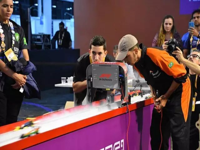 MAC Robots e mais 7 equipes representam MS em festival de robtica