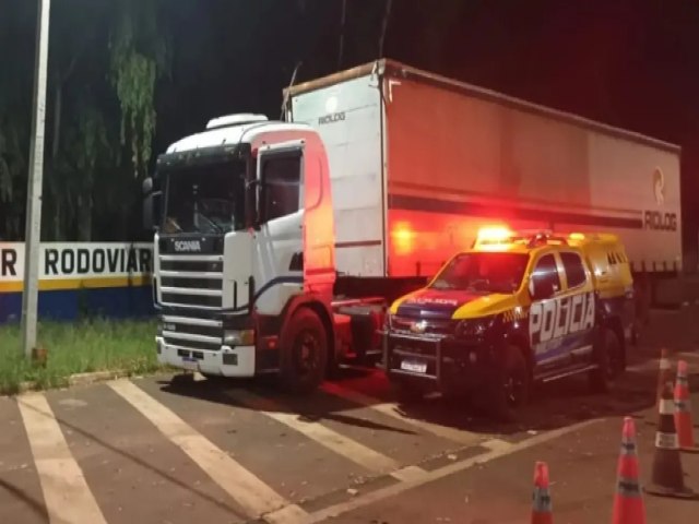 Carreta roubada em Osasco  apreendida pela Polcia Militar Rodoviria em MS