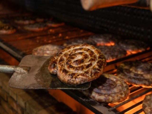 Festa da Linguia promete reunir 25 mil pessoas e vender 20 toneladas de linguia em quatro dias