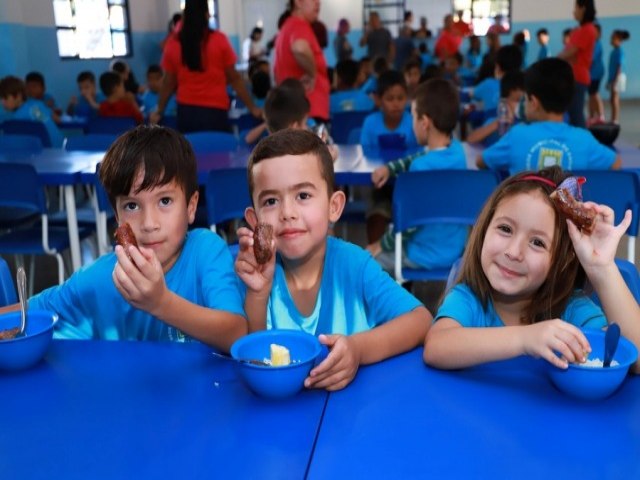 Pelo segundo ano, Prefeitura oferta 'Linguia de Maracaju' na merenda escolar