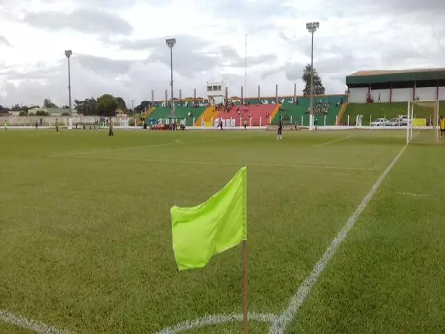 Campeonato estadual de futebol sub-20 ter 15 clubes e comea em junho