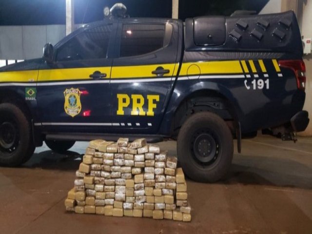 Polcia Rodoviria Federal apreende 99 Kg de maconha na BR-267 em Maracaju