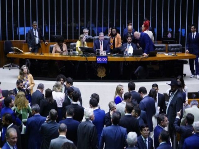 Reforma tributria ter relatrio apresentado na tera (06), com trs novos impostos