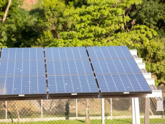 Veja os prs e contras do servio de energia solar por assinatura