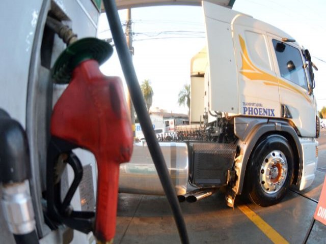 Queda do leo diesel reduz o custo do frete em 25% no Estado