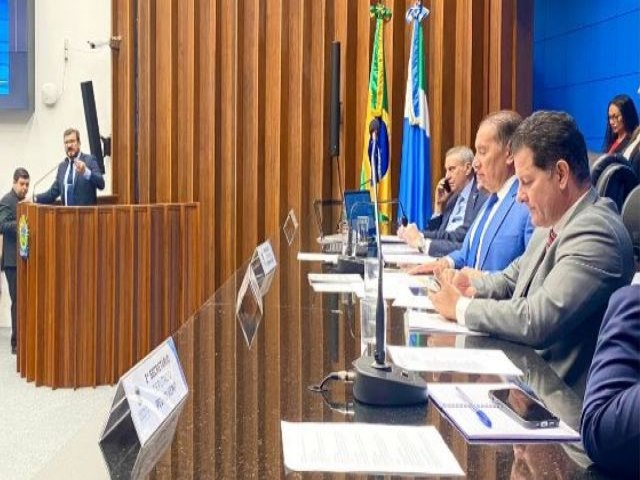 Em penltima sesso antes de recesso, deputados aprovam texto final da LDO de R$ 25,4 bilhes