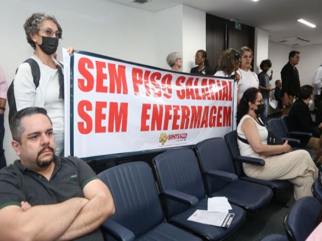 Governo cria grupo para acompanhar implementao do piso da Enfermagem