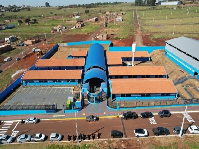 Com mais de R$ 13 milhes em investimentos, prefeito inaugura escola em Maracaju