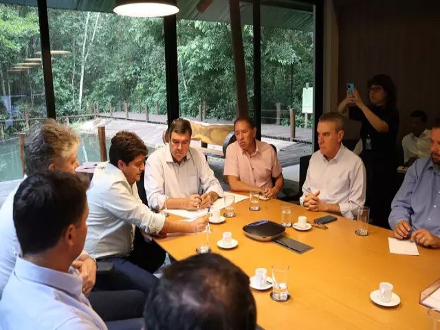 Riedel se encontra com produtores e prefeitos para discutir a Lei do Pantanal