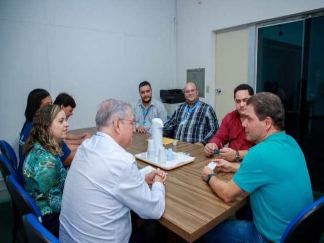 Prefeitura e CEF firmam parceria e trabalhadores do Bairro Feliz recebero via aplicativo do Caixa Tem