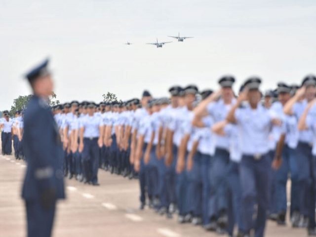 Exrcito pagar R$ 4 milhes de penduricalho para generais mudarem de cidade