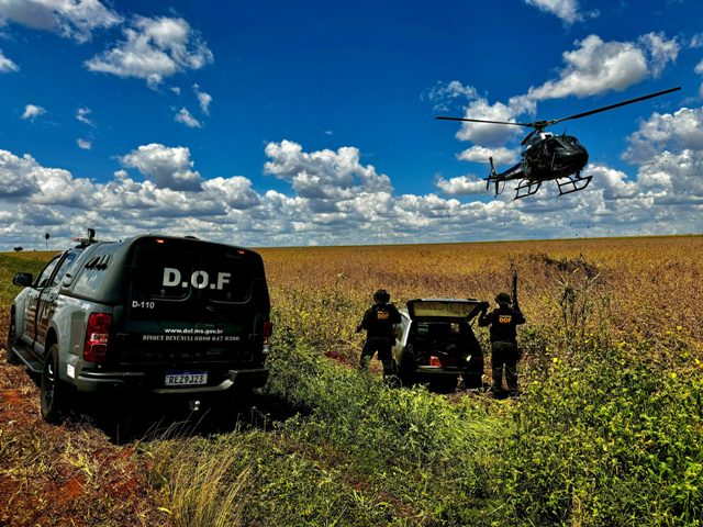 Em ao integrada pelo ar e por terra veculo e motocicleta so recuperados pelo DOF na regio de Maracaju