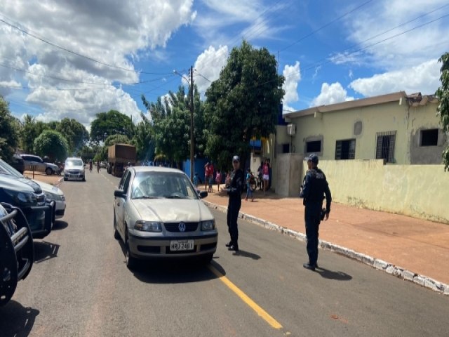 Gemutran e Polcia Militar realizam Blitz Educativa em frente de escolas em Maracaju