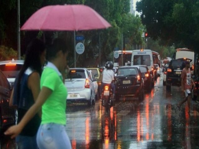 Chuva acumulada pode ultrapassar 50mm em 24h nesta tera; Maracaju com chuva a qualquer hora