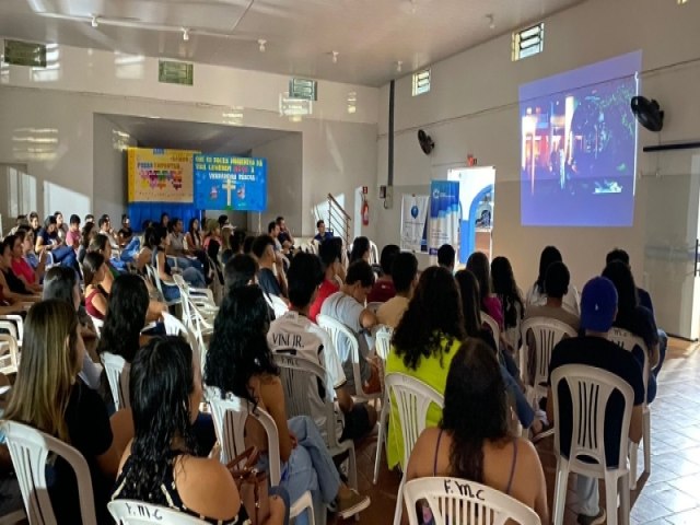 Em parceria, prefeitura de Maracaju realizou o Cine Sebrae com o tema 'O que  liderana?'