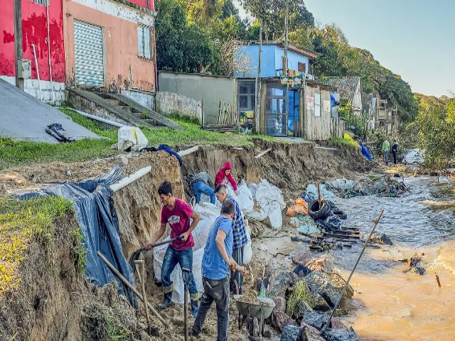 RS: vento e mais chuva deixam moradores de Pelotas em estado de alerta; oua: