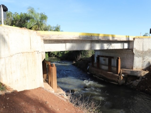 Prefeitura de Maracaju entrega ponte de concreto na regio rvore Grande/Fazenda Gerrard