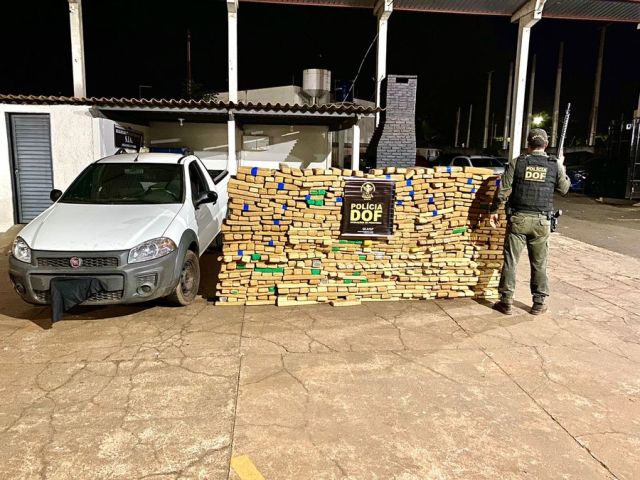 Veculo carregado com quase 800 quilos de maconha  apreendido pelo DOF no municpio de Maracaju