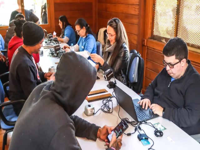 RS: 180 municpios no cadastraram famlias para receber R$ 5,1 mil; oua: