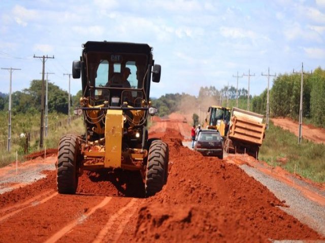 Governo inicia pavimentao de acesso  Usina Neomille, em Maracaju