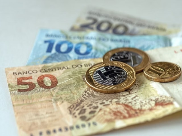 Salrio mdio fica estvel e remuneraes tem aumento de 105,6% em MS