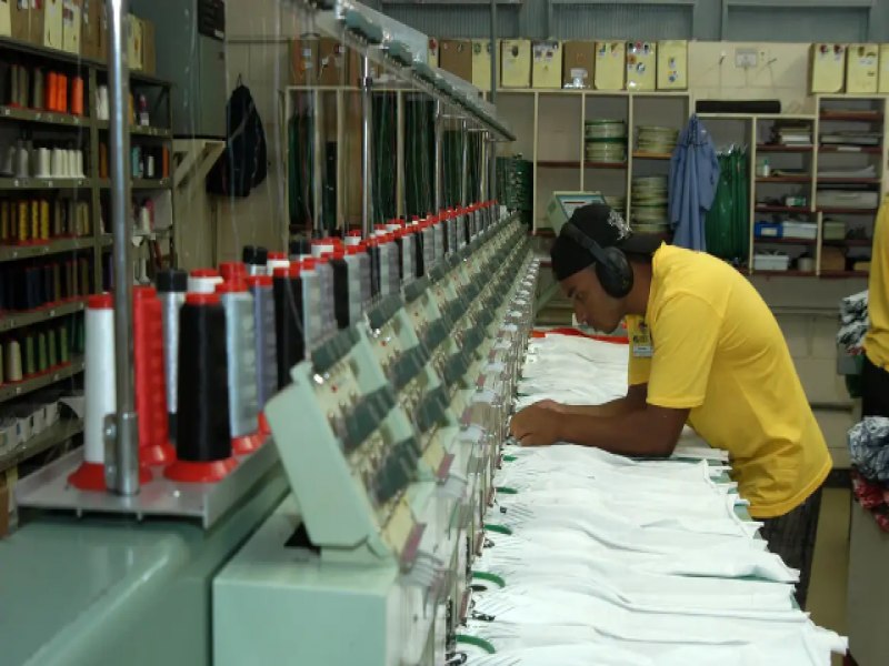 Brasil cresce em empregos e tem menor taxa de desocupao em dez anos; oua: