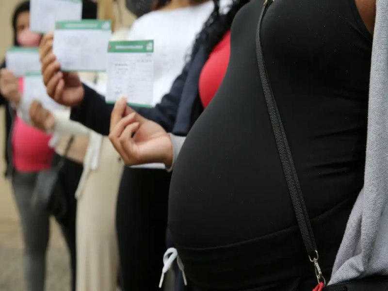 Especialistas alertam sobre riscos da baixa vacinao entre gestantes; oua: