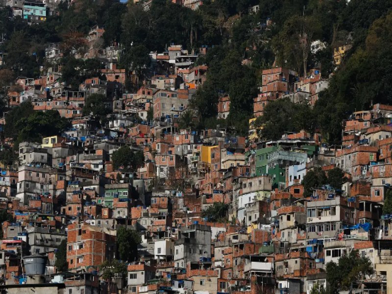 Quase 16,4 milhes de pessoas moram em favelas no Brasil, revela Censo; oua: