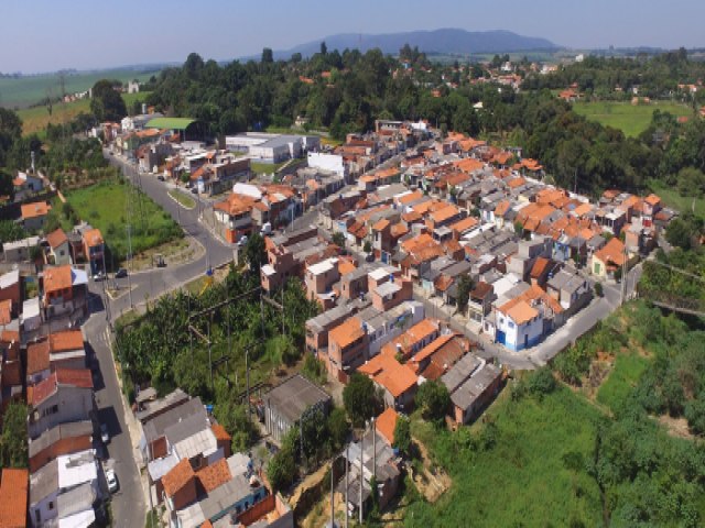 Prefeitura de Iper intensifica servios de manuteno em locais afetados pela forte chuva e vendaval ocorridos na ltima sexta-feira (3)