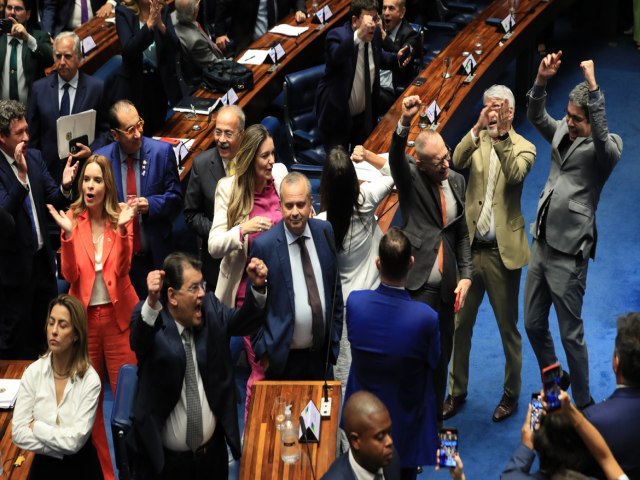Senado aprova texto-base da reforma tributria em primeiro turno