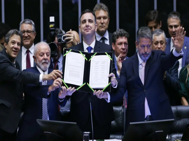 Congresso promulga emenda constitucional da reforma tributria