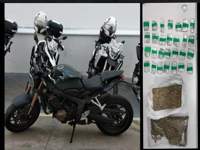 Procurado pela justia  preso pela PM conduzindo motocicleta furtada e traficando drogas
