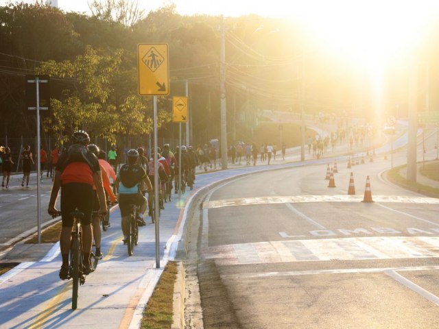 Prefeitura entrega primeiro trecho de obras de duplicao da Avenida Trs de Maro