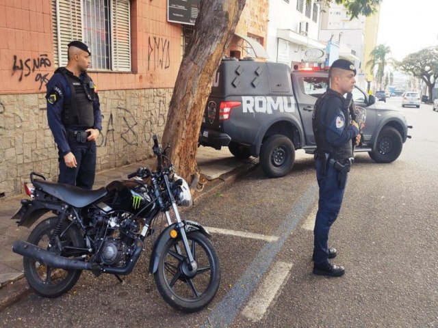 Motocicleta furtada  localizada pela GCM na regio central da cidade