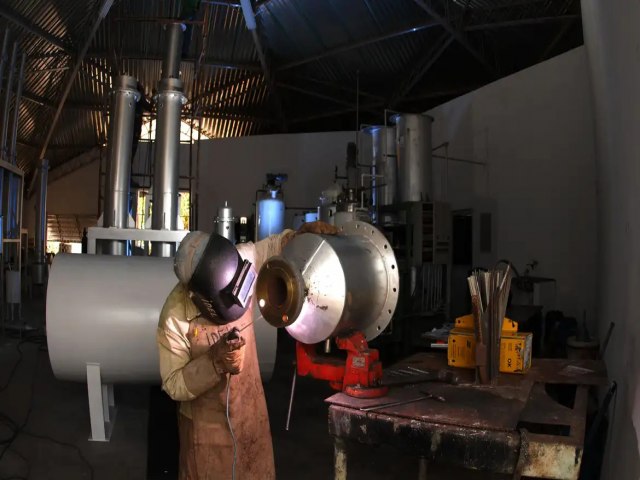 Ind�stria cresce 0,7% em abril, quarto m�s seguido de avan�o